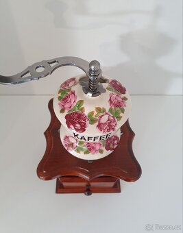 Mlýnek na kávu - 2