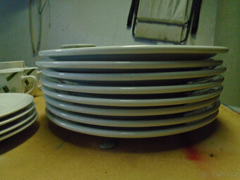 Prodám nové talíře,hrníčky,šálky s podšálky atd. - 2