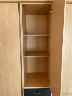 šatní skříň - 2