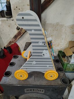 Dřevěná interaktivní chodítko - 2