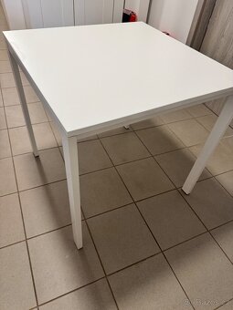 Jídelní stůl ikea - 2
