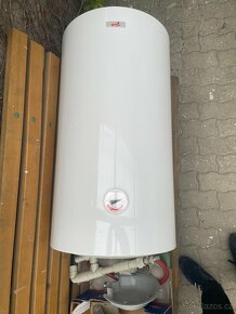 Prodám závěsný stěnový radiátor a bojler - 2