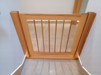 Schodištní dětská zábrana (plůtek) - 2