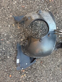 Levý přední podběh BMW X1 F48 - 2