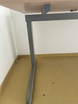 Kancelářský stůl - 2