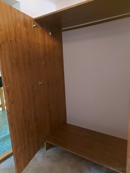 Šatní skříň - 2