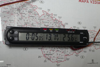 hodiny, voltmetr a teploměr do auta - 2