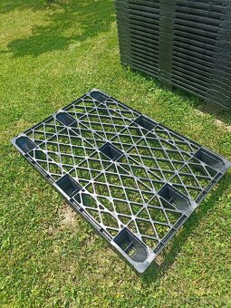 Stohovatelné plastové palety 120x80cm - 2