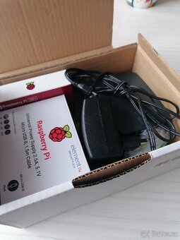 Raspberry PI 3B+ Starter Kit rozbaleny - 2