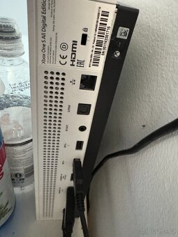 Xbox One S All digital edition 1TB + 1 ovladač - 2