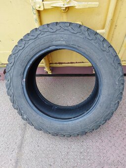 BF Goodrich 225/65/R17 - 2