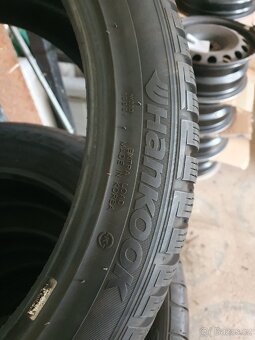255 40 20 101W zimní Hankook - 2