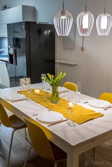Rozkládací stůl IKEA Bjursta (175 či 240 x 90 cm) + 4 židle - 2