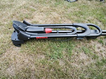 Yakima střesní nosič (držák) kol frontloader - 2