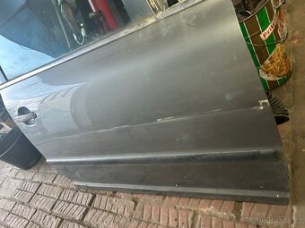 VW Passat B5.5 - pravé přední dveře - 2