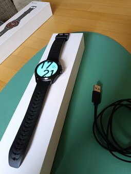 Prodám chytré hodinky TicWatch Pro 5 Enduro v černé barvě. J - 2
