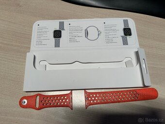 Apple Watch 45mm pásek originál NIKE SPORT edice - 2