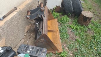 Svahová lžíce na bagr - 2