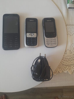 3 ks telefon Nokia - 2