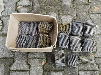 hřebíky do hřebíkovačky - 2