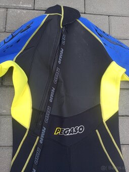 Neoprénová kombinéza s obuví - 2