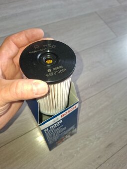 BOSCH 1 457 070 008 - Palivový filtr - 2