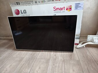 3D LG TV LED Smart 106cm Bílá + Blue-Ray - 2