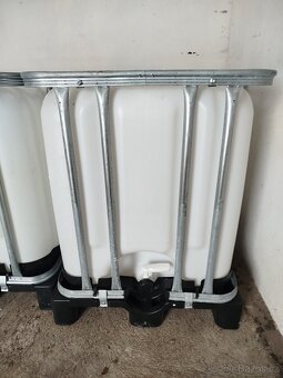 Ibc nádrže 600l na pitnou vodu, víno  atd - 2