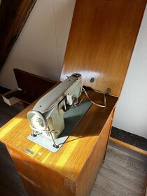 Šicí stroj Lada 225 retro - 2