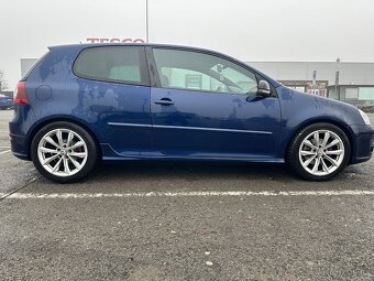 Volkswagen Golf 5 R32 look - 2