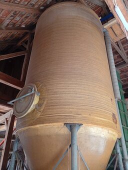 Silo na obilí - 2