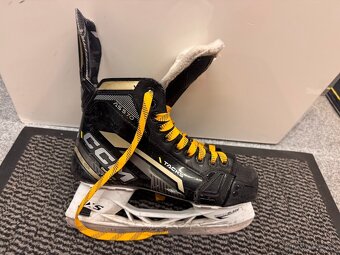 BRUSLE CCM TACKS AS 570, vel. 40,5/6 D - 2