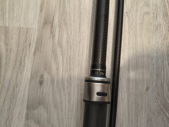 Nash Pruty Entity 3,66 m (12 ft) 3,0lb, 2 díl +obal Prologic - 2