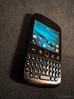 BlackBerry 9720 Samoa Black - 2