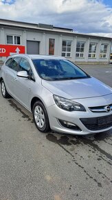 Opel Astra J Sports Tourer - 2