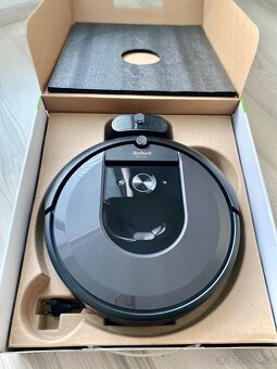 Robotický vysavač iRobot i7 - 2