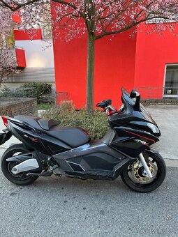 Aprilia SRV 850 - 2
