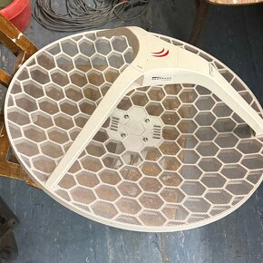 MikroTik RouterBOARD LHG XL 5 ac, drzak na konzoli - 2