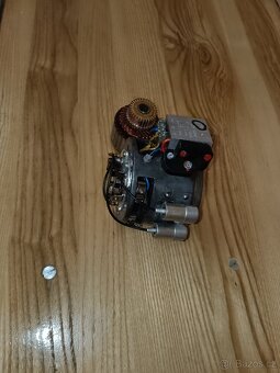 Dynamo jawa 6 V 75 w dvouválec - 2