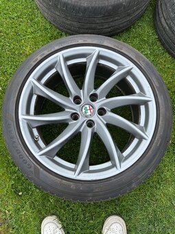 Prodám sadu originálních ALU kol Alfa Romeo - 2