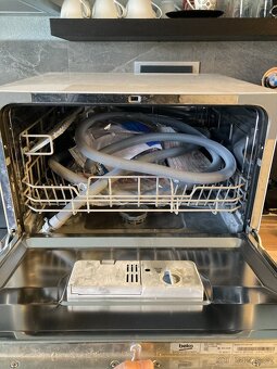 Stolní myčka Beko DTC36810W. - 2