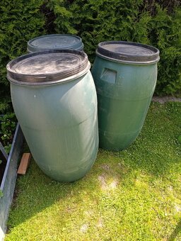 Prodám tři sudý 220 l - 2