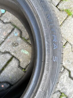 225/45R18 - 2