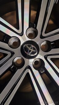TOYOTA RAV4,V,18' alu disky,senzory TPMS - 2