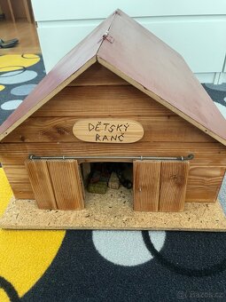 ĎETSKÁ STÁJ S KOŇMI SCHLEICH - 2