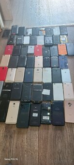 Mobily 58 ks Iphone a Android na náhradní díly nebo opravu - 2