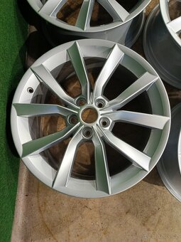 Alu 18" 5x112 8J et44 Superb - 2