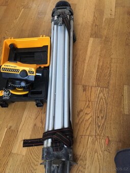 Nivelační přístroj - 2