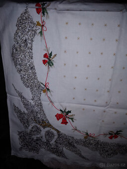 Bílý ubrus s vánočním motivem 110x120 cm - 2 ks - 2