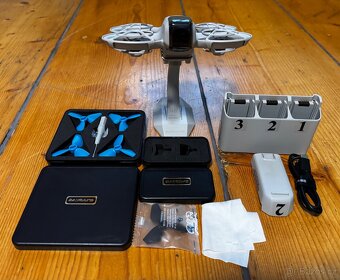 DJI NEO dron 2x baterie a nabíjecí hub + příslušenství - 2